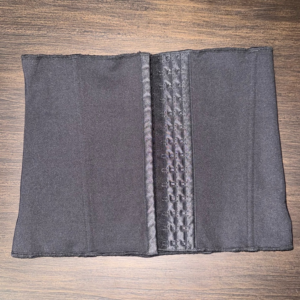 Skims Waist Trainer Hook And Eye Closure Black Nylon Spandex Women’s Size Large